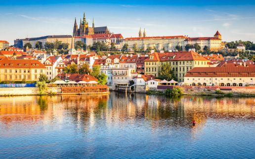 Exploring and Guiding Customer Journeys at CEM in Telecoms Europe in Prague